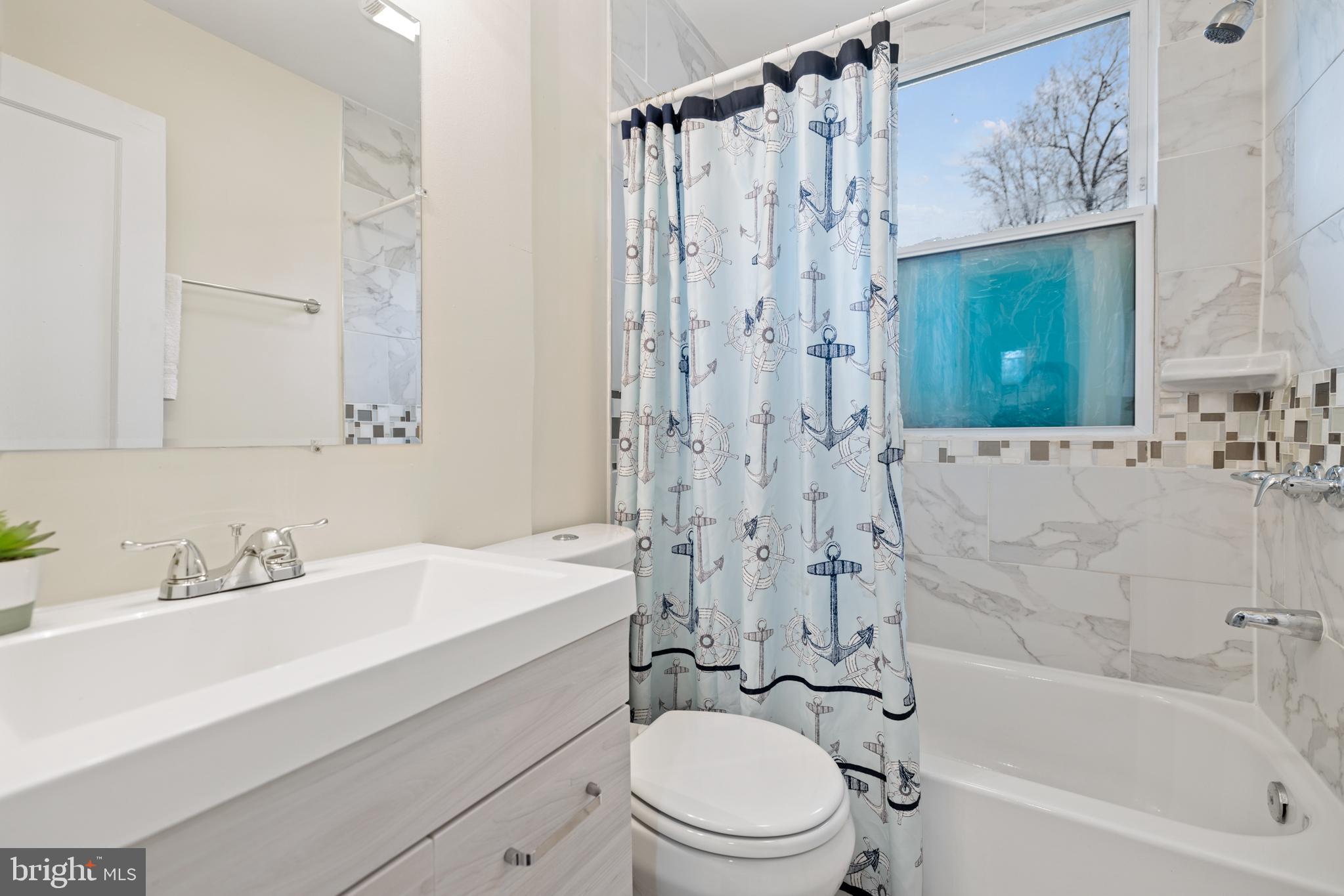 8317 Schultz Road Clinton, MD 20735 - Photo 15 of 34 Bathroom