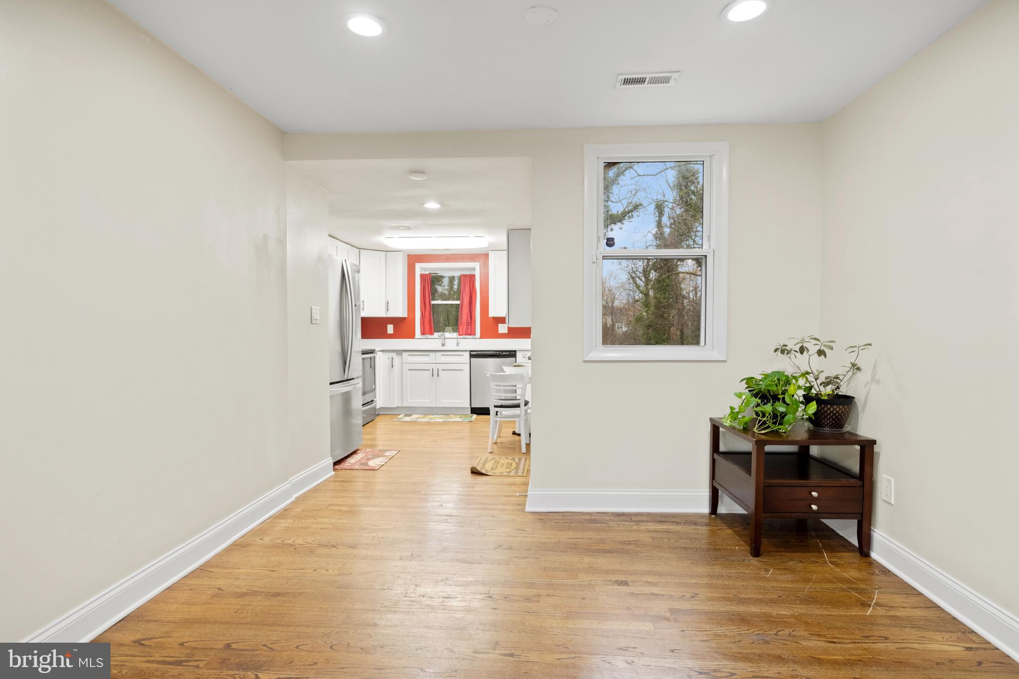 8317 Schultz Road Clinton, MD 20735 - Photo 6 of 34 Kitchen & Dining Area