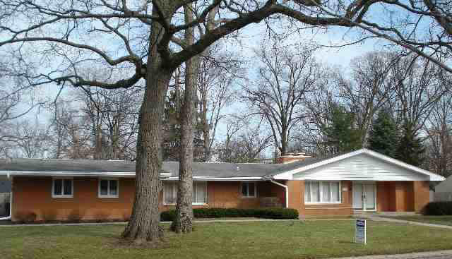 504 North Greenbriar Road Muncie, IN 47304 - Photo 1 of 9 Gallery Image 1