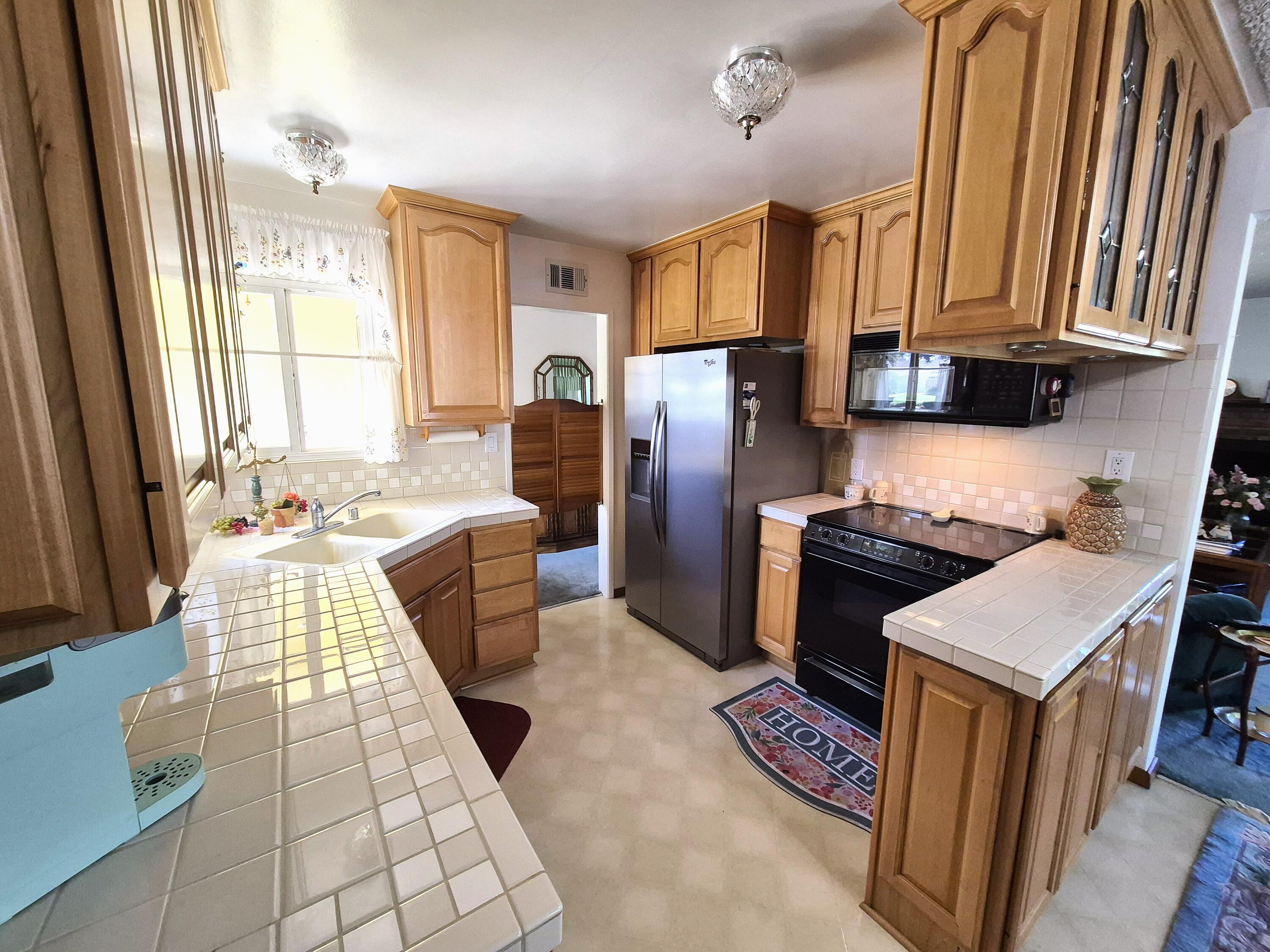 7703 Cassia Avenue Riverside, CA 92504 - Photo 6 of 28 9