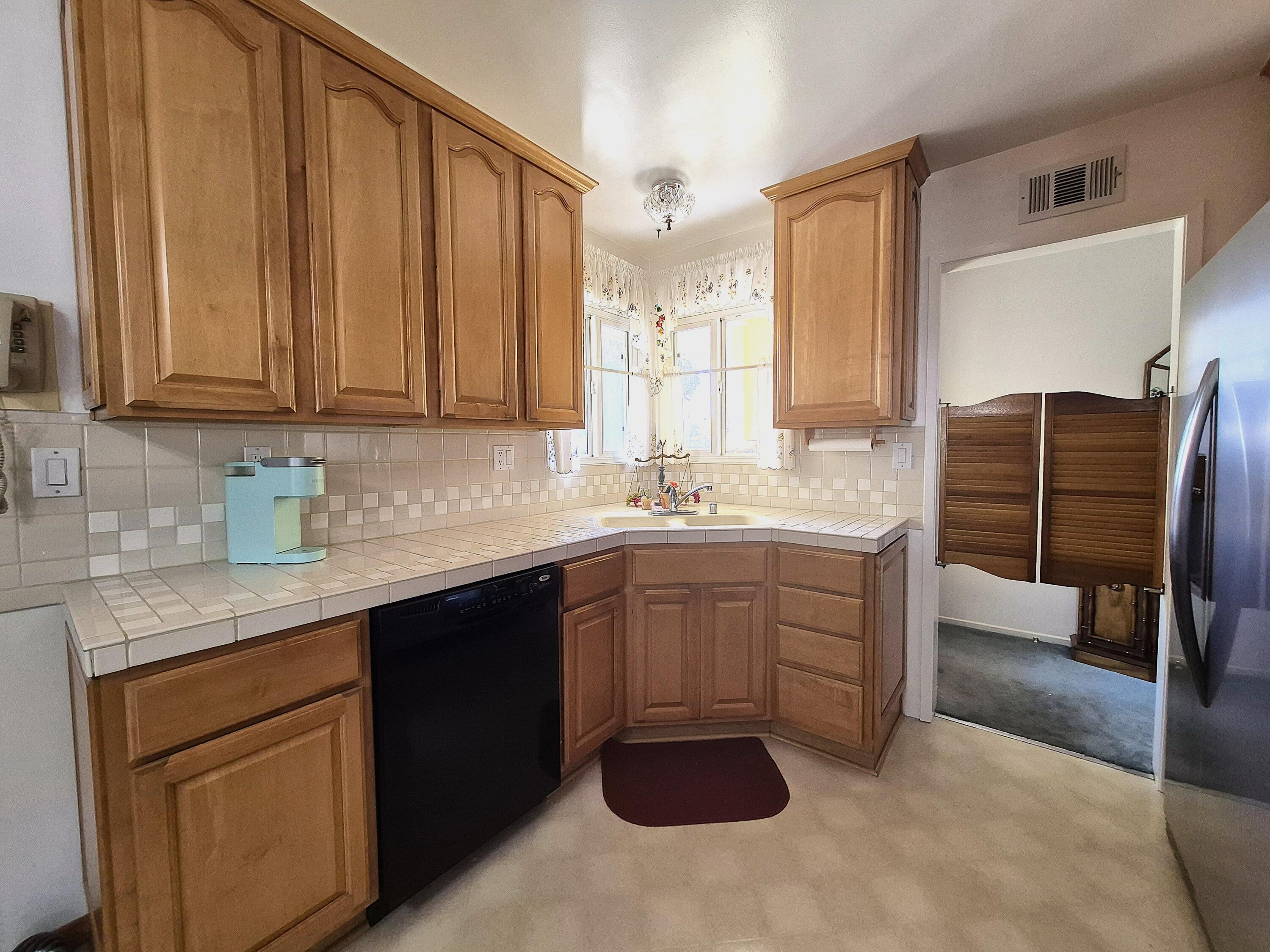 7703 Cassia Avenue Riverside, CA 92504 - Photo 7 of 28 10