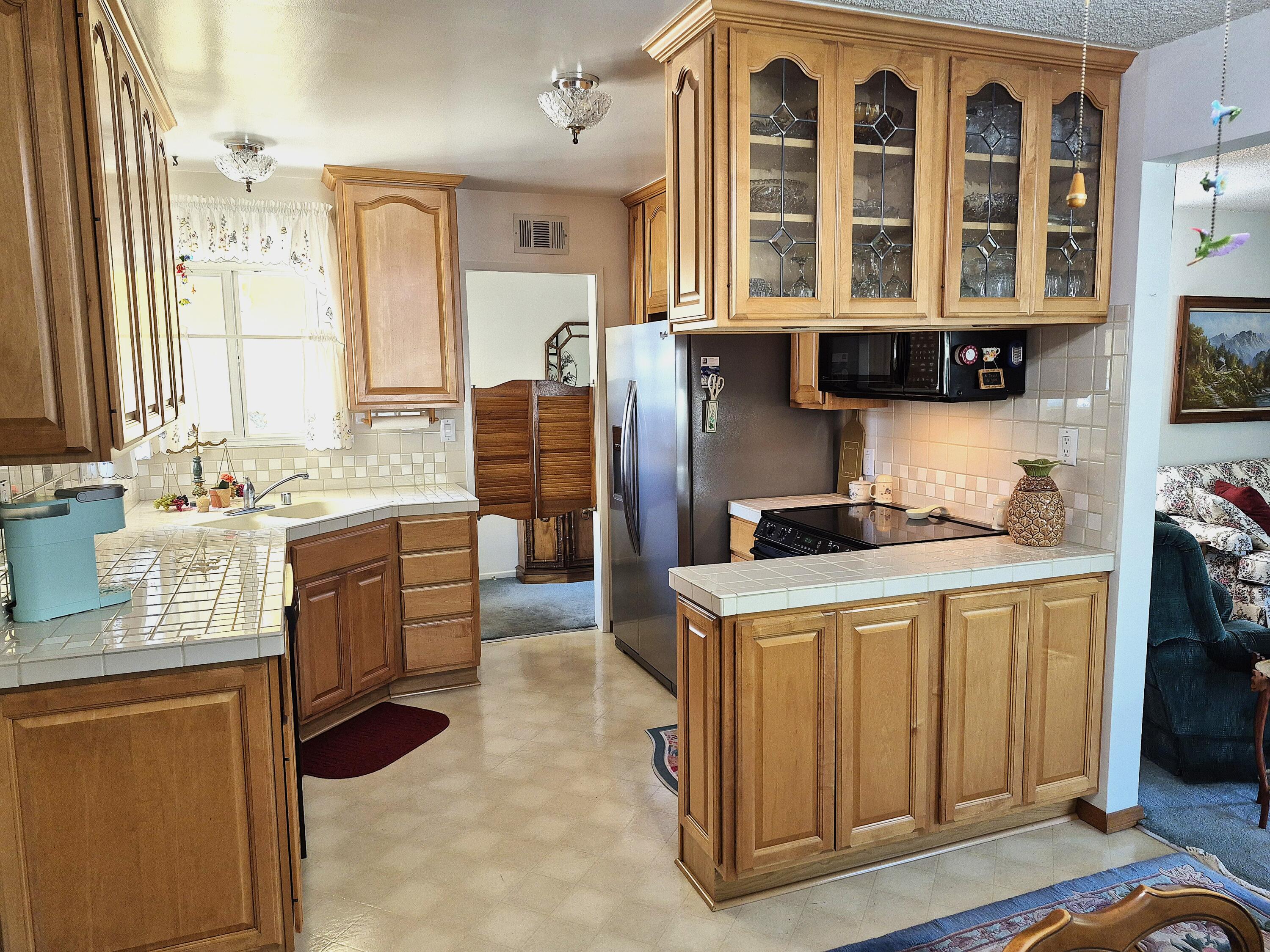 7703 Cassia Avenue Riverside, CA 92504 - Photo 9 of 28 13