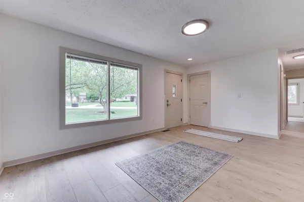 $270,000 | 146 Parkview Drive, Whiteland, IN 46184