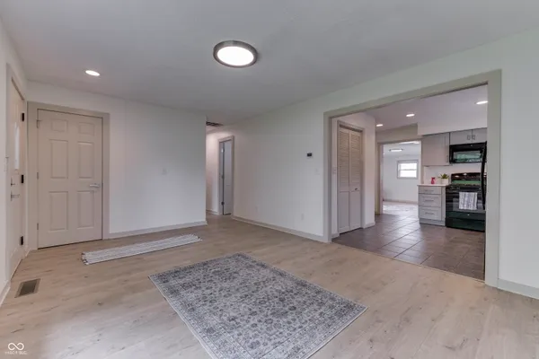 $270,000 | 146 Parkview Drive, Whiteland, IN 46184