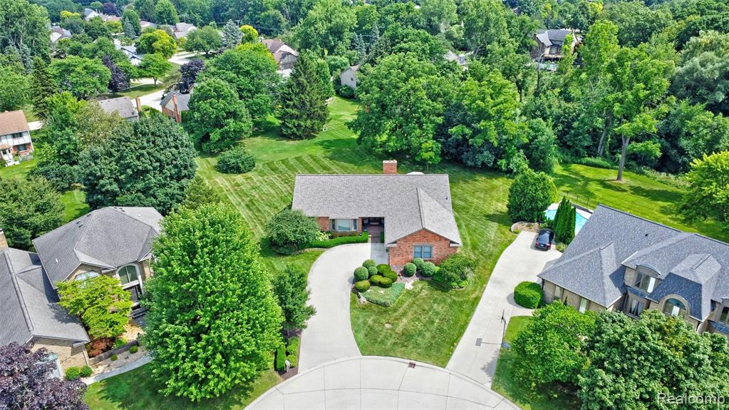 1692 Edinborough Drive Rochester Hills, MI 48306 - Photo 45 of 53