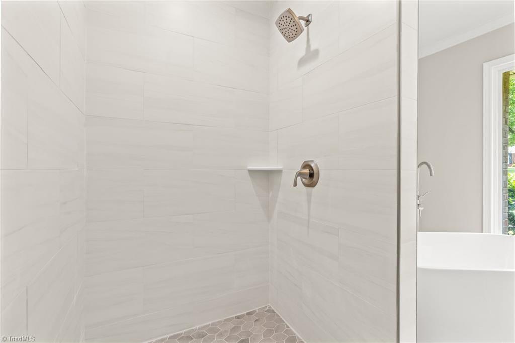 5902 Siler Road Greensboro, NC 27406 - Photo 22 of 49 Large Primary bath's shower.