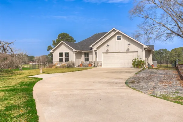 $260,000 | 16 Westwood Drive West, Trinity, TX 75862