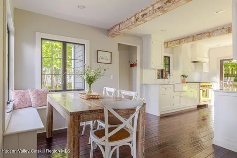$1,295,000 | 4 Bobolink Road, Craryville, NY 12521
