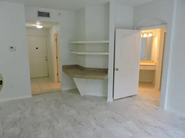 $2,000 | 11032 Legacy Drive, Unit 203, Palm Beach Gardens, FL 33410