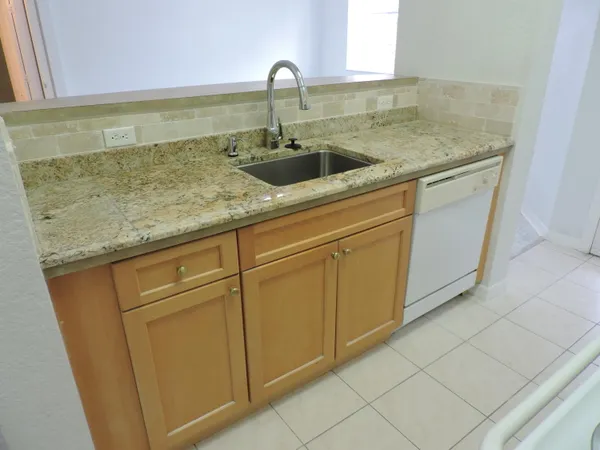 $2,000 | 11032 Legacy Drive, Unit 203, Palm Beach Gardens, FL 33410