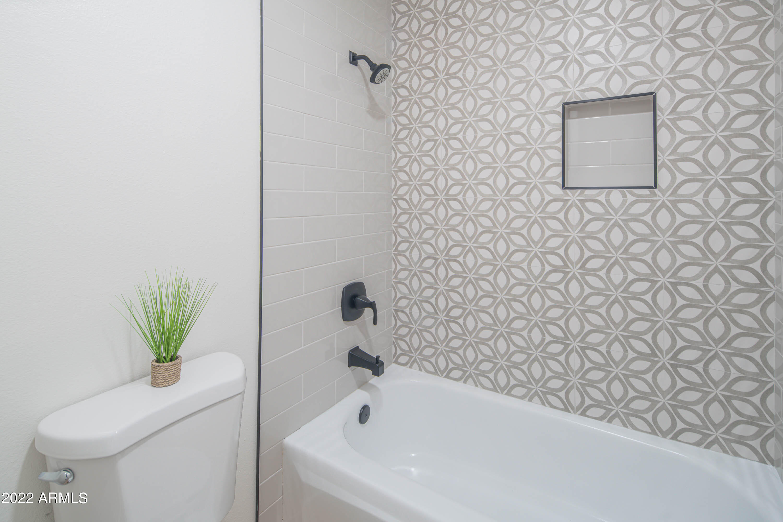 5525 East Thomas Road, Unit M7 Phoenix, AZ 85018 - Photo 12 of 27 m7-26