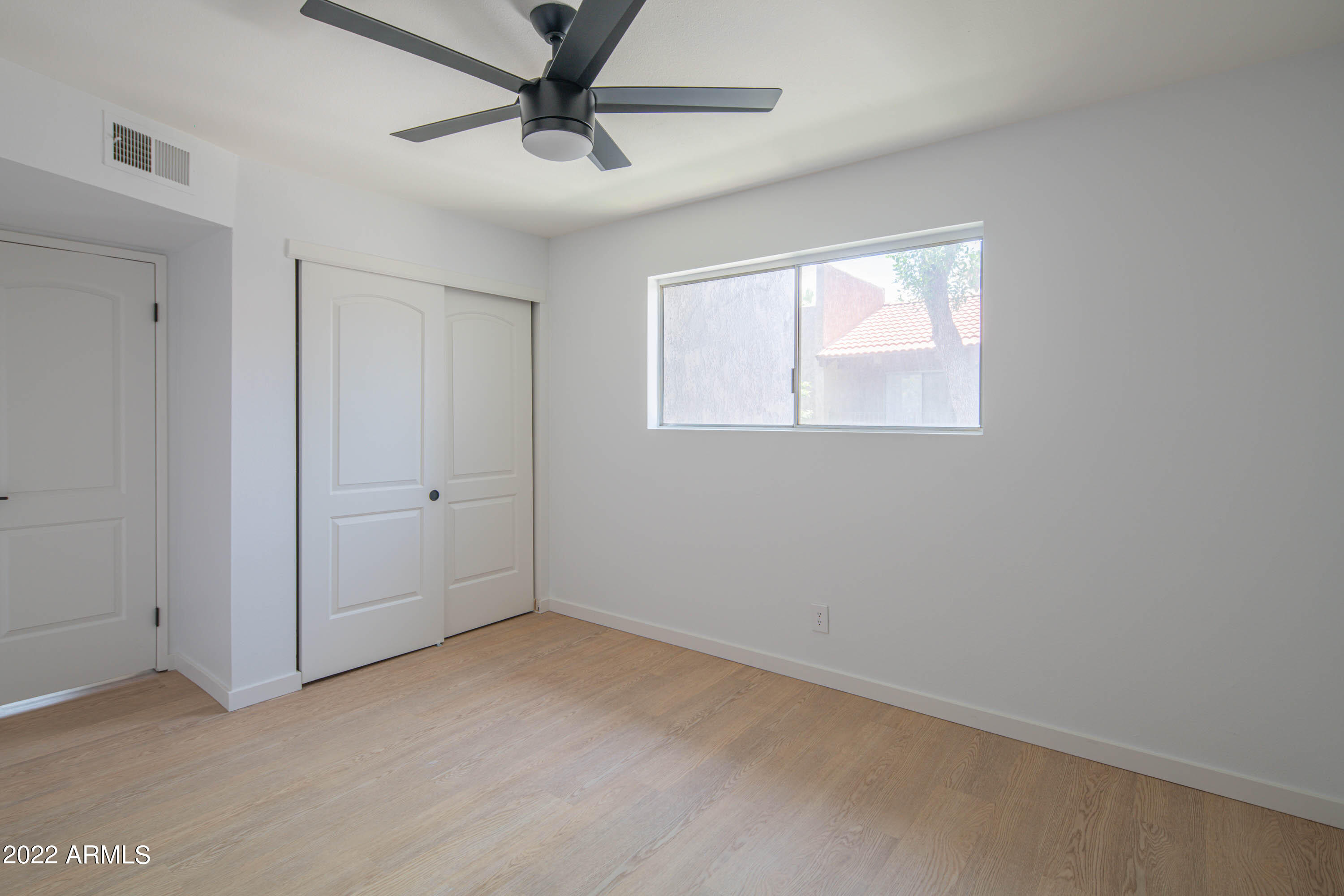 5525 East Thomas Road, Unit M7 Phoenix, AZ 85018 - Photo 14 of 27 m7-28