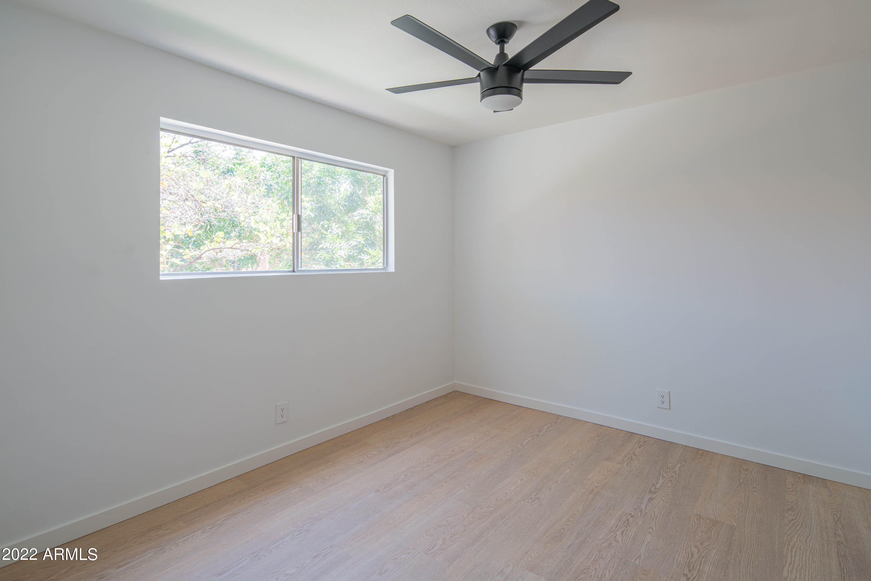 5525 East Thomas Road, Unit M7 Phoenix, AZ 85018 - Photo 8 of 27 m7-22
