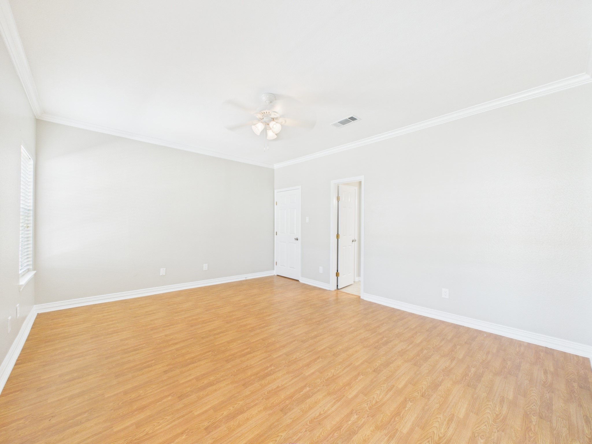 4001 Tanglewilde Street, Unit 709 Houston, TX 77063 - Photo 19 of 23 Secondary bedroom perfect for guests or office space