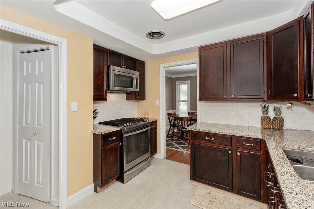 2333 Charney Road Cleveland, OH 44118 - Photo 12 of 26 Gallery Image 12