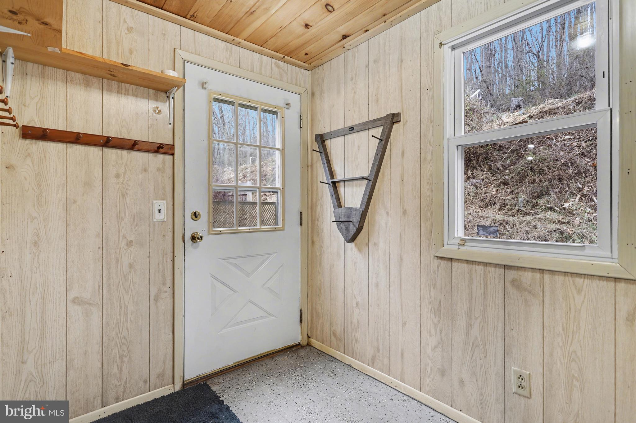 1305 Bremer Road Dover, PA 17315 - Photo 4 of 33 Mud room