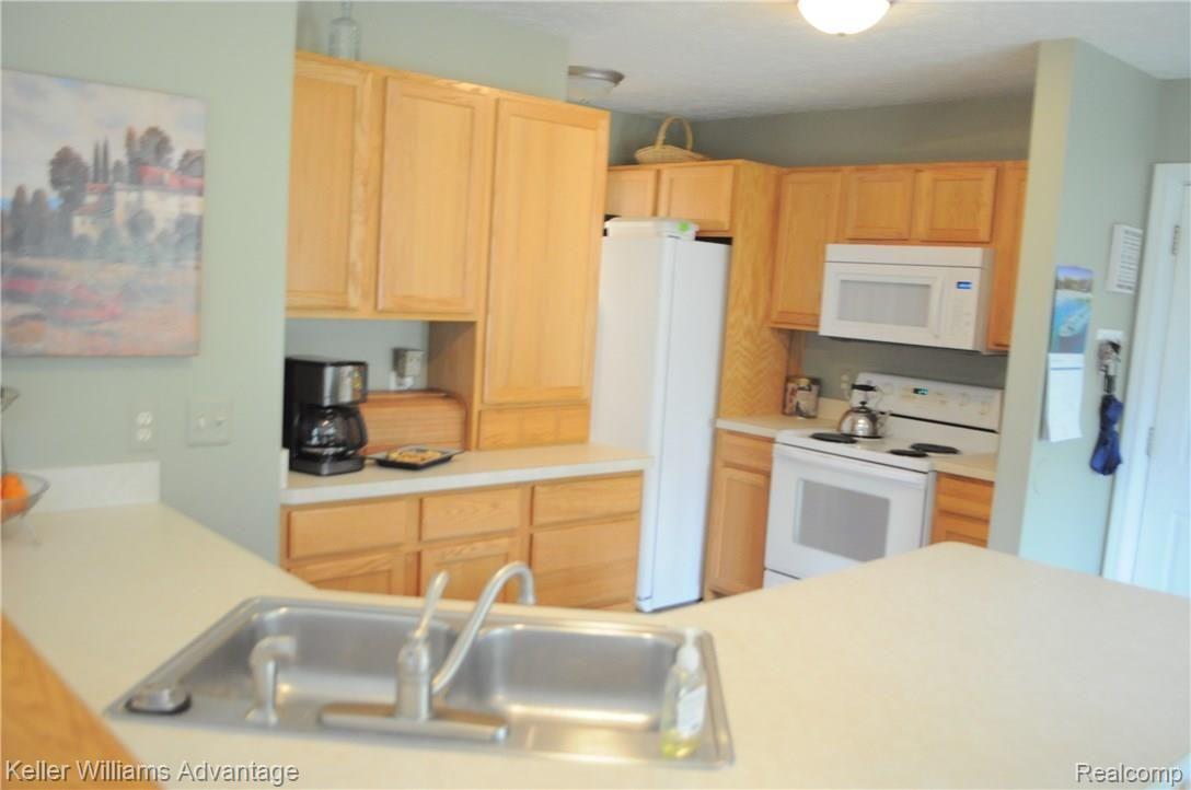 1203 Booth Street Howell, MI 48843 - Photo 13 of 28 DSC_3268 (1).JPG