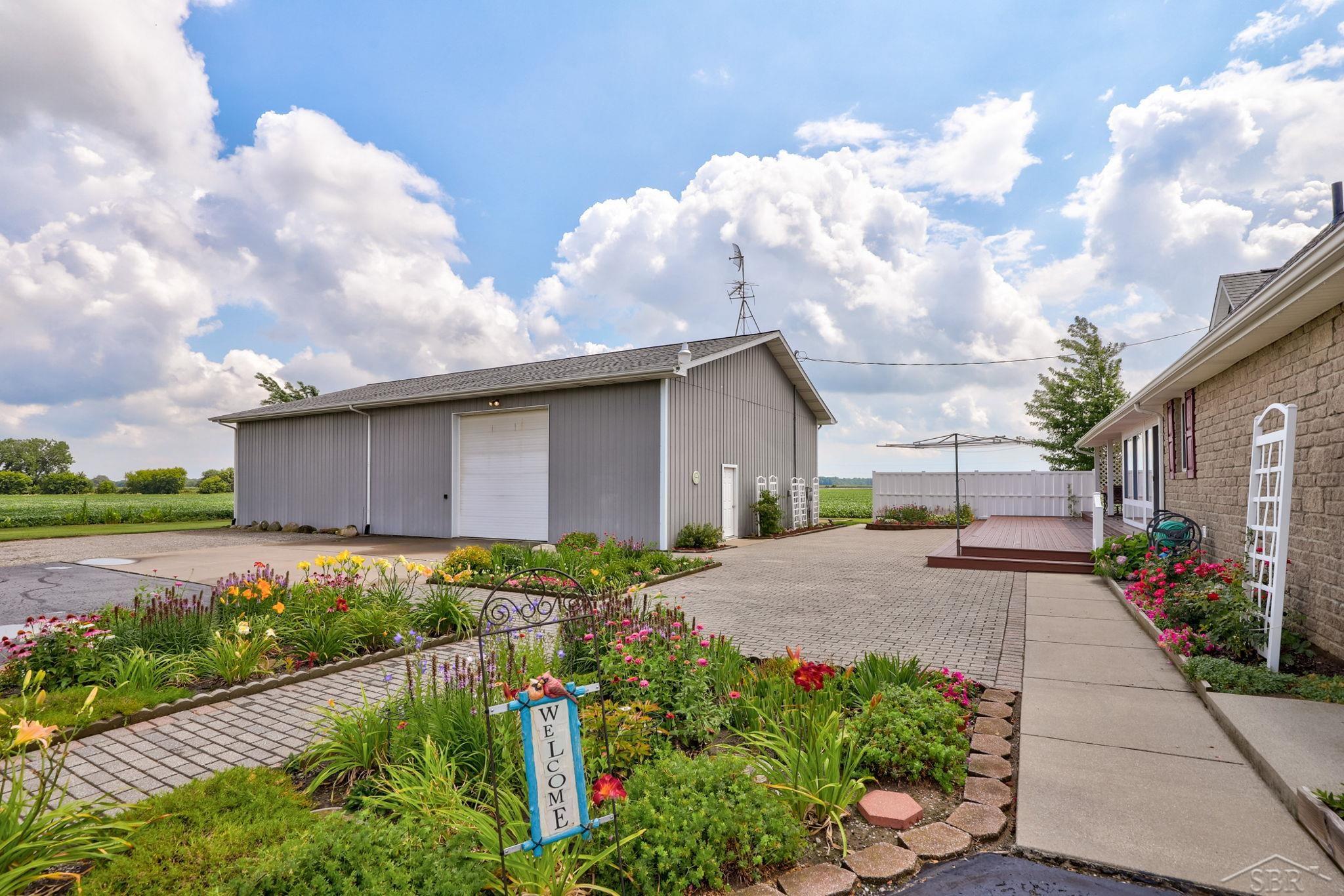 550 North Steel Road Hemlock, MI 48626 - Photo 4 of 52