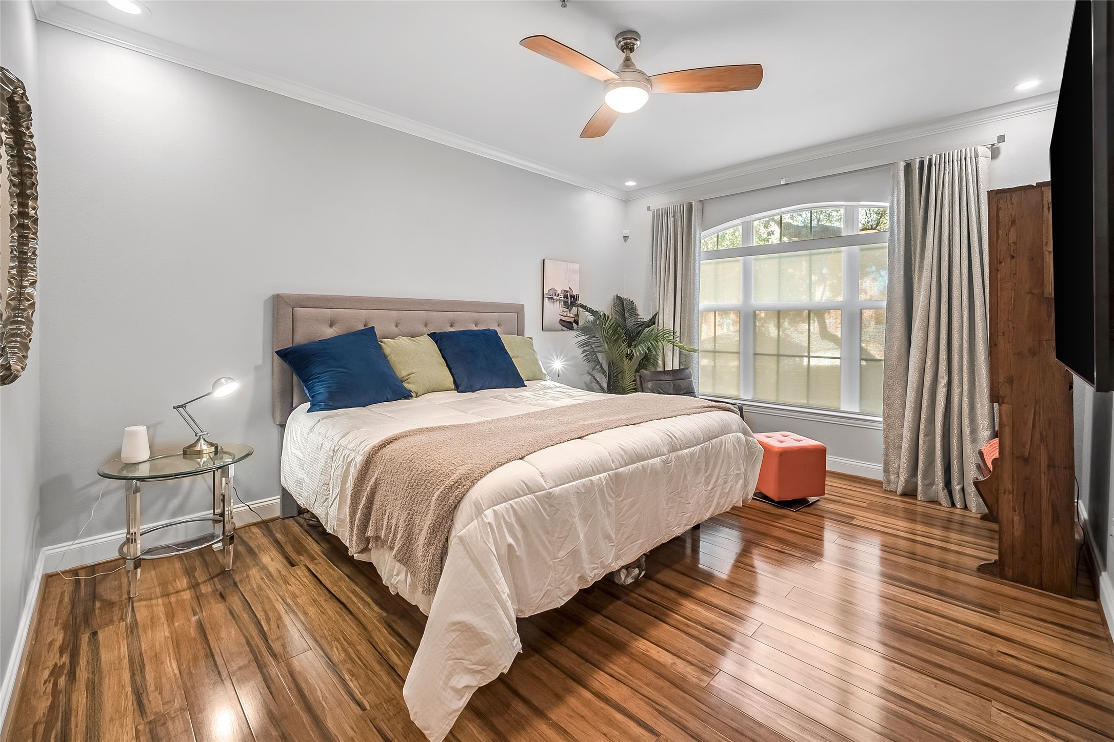 2111 Welch Street, Unit A113 Houston, TX 77019 - Photo 14 of 30 Large Primary Bedroom and Interior View of TREE