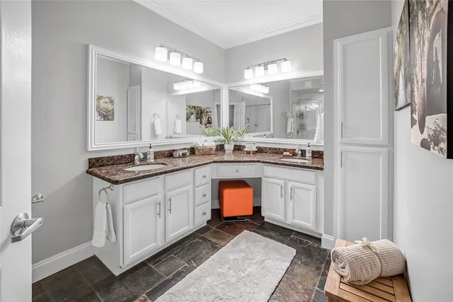 $299,900 | 2111 Welch Street, Unit A113, Houston, TX 77019