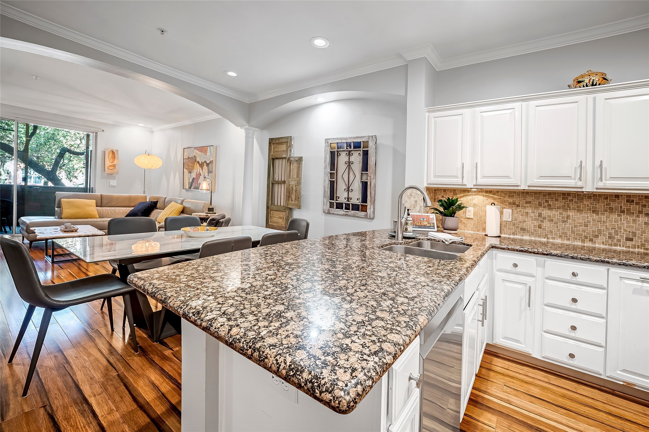 2111 Welch Street, Unit A113 Houston, TX 77019 - Photo 5 of 30 The Heart of the Condo