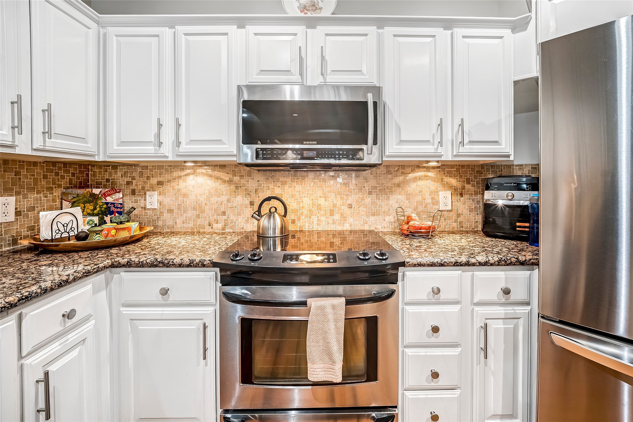 2111 Welch Street, Unit A113 Houston, TX 77019 - Photo 7 of 30