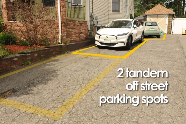 a view of back yard of the house