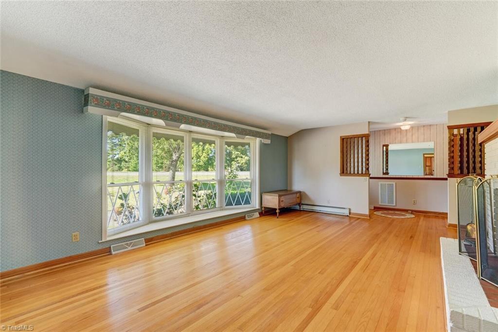 4009 Groometown Road Greensboro, NC 27407 - Photo 13 of 35