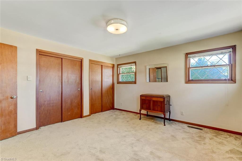 4009 Groometown Road Greensboro, NC 27407 - Photo 19 of 35