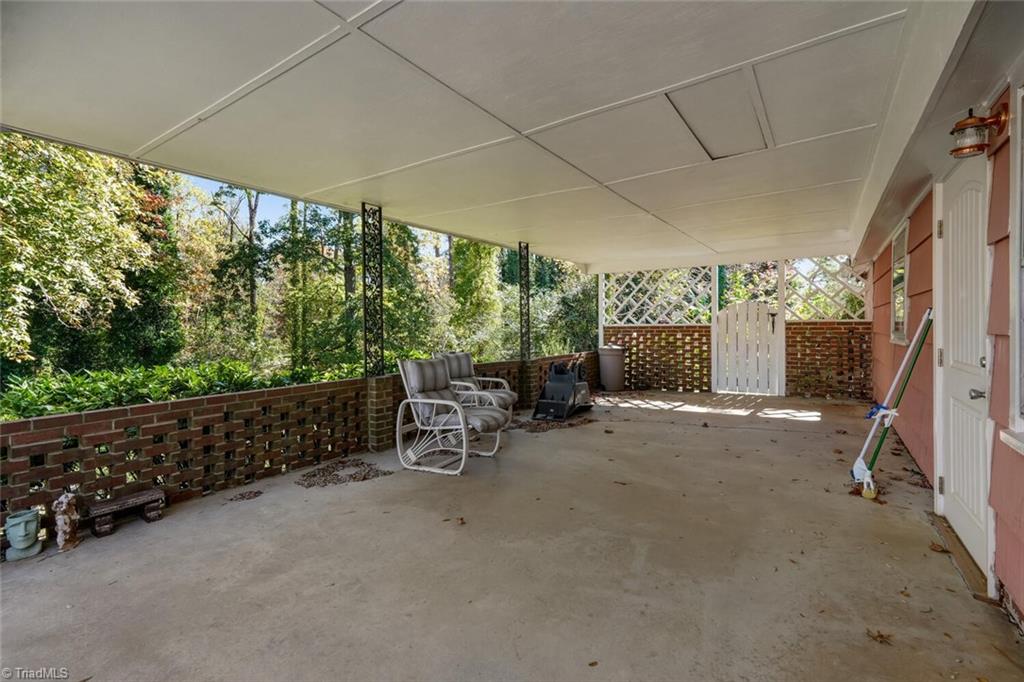 4009 Groometown Road Greensboro, NC 27407 - Photo 25 of 35