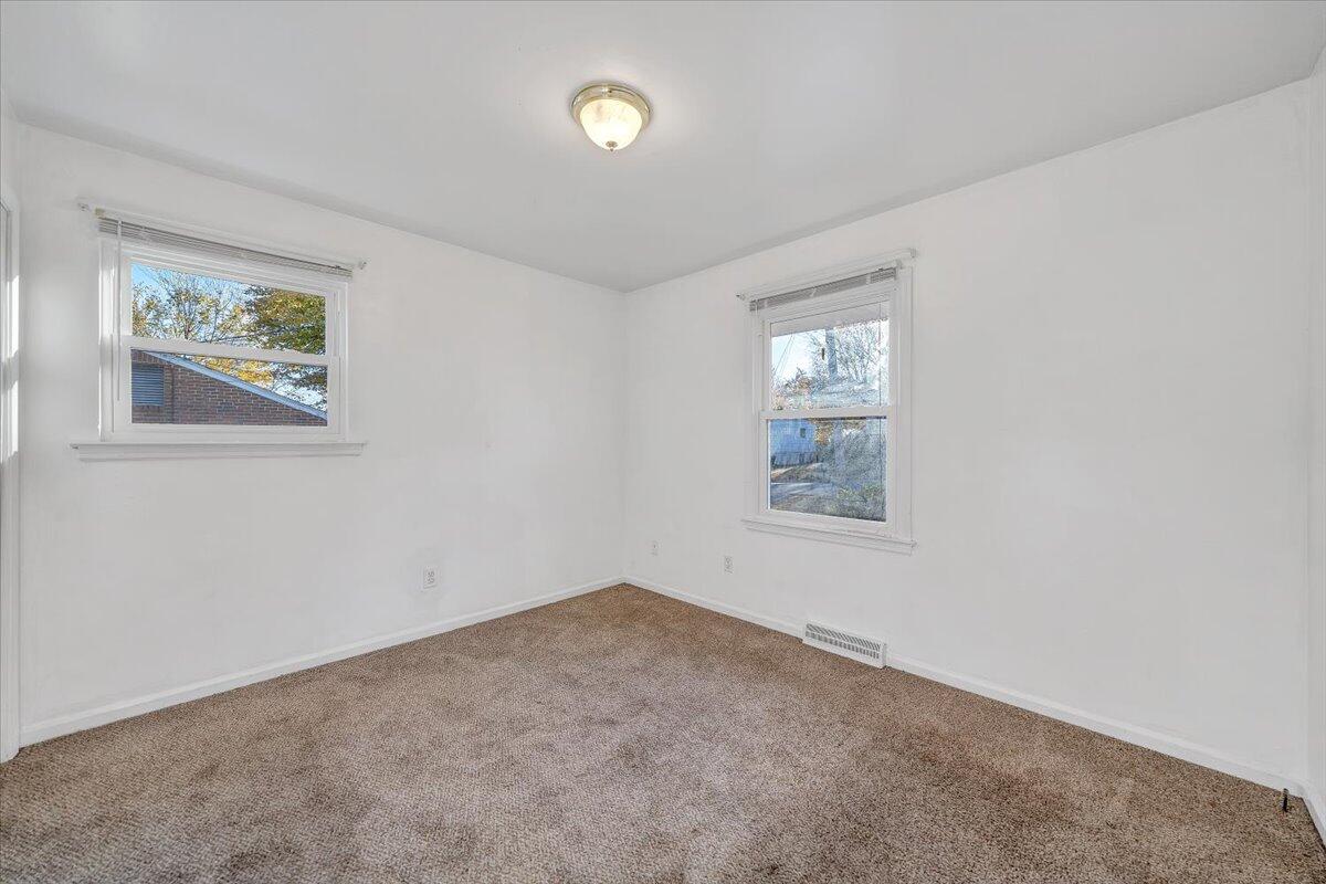 725 Ramada Road Vinton, VA 24179 - Photo 20 of 38 an empty room with windows