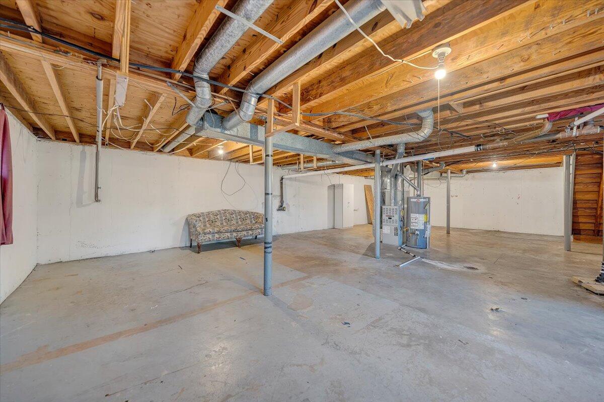 725 Ramada Road Vinton, VA 24179 - Photo 29 of 38 a view of empty room