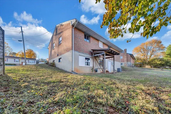 $254,950 | 725 Ramada Road, Vinton, VA 24179