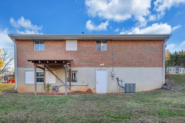 $254,950 | 725 Ramada Road, Vinton, VA 24179