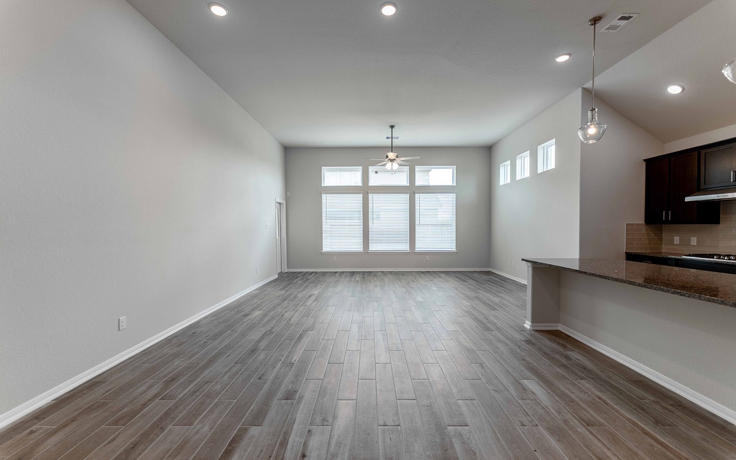 2706 Obsidian Drive Rosharon, TX 77583 - Photo 2 of 22