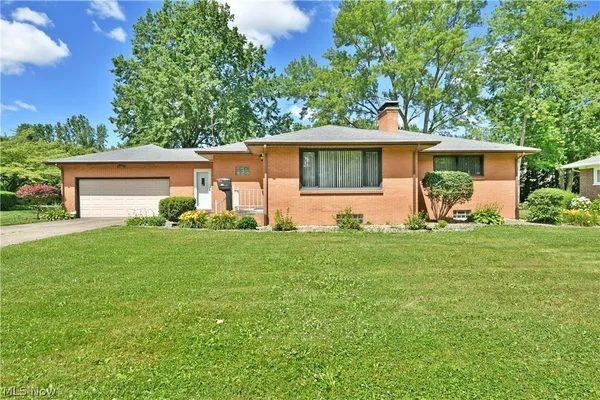 $289,900 | 208 Broadway Avenue Southeast, Warren, OH 44484