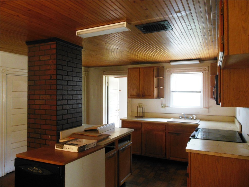 138 Arcadia Road Hopkinton, RI 02832 - Photo 13 of 22 Gallery Image 13