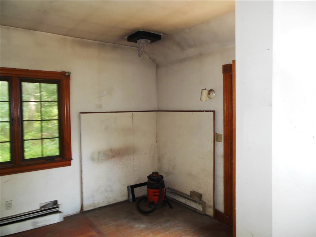 138 Arcadia Road Hopkinton, RI 02832 - Photo 16 of 22 Gallery Image 16
