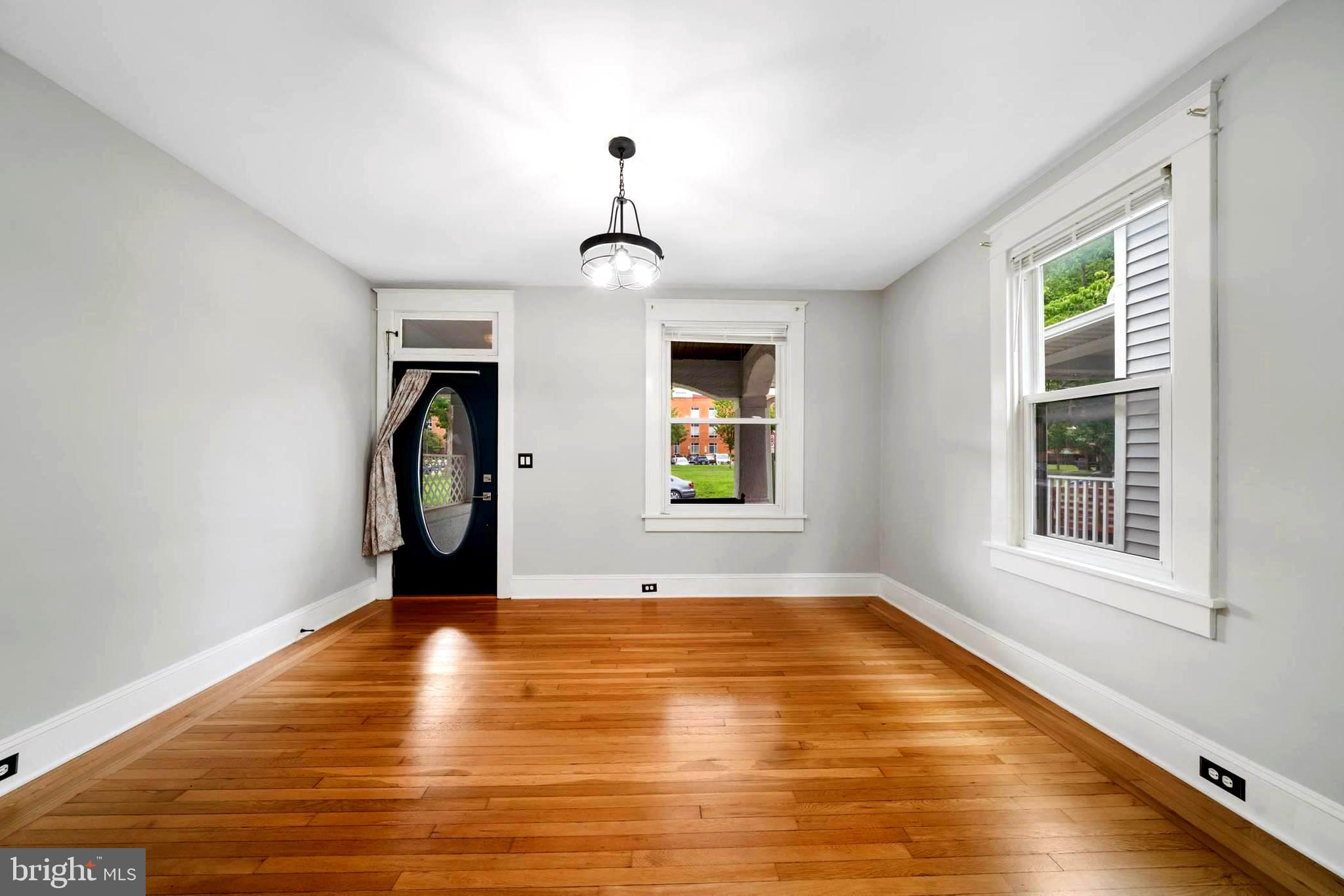 606 Trail Avenue Frederick, MD 21701 - Photo 17 of 34 Living / Family Room