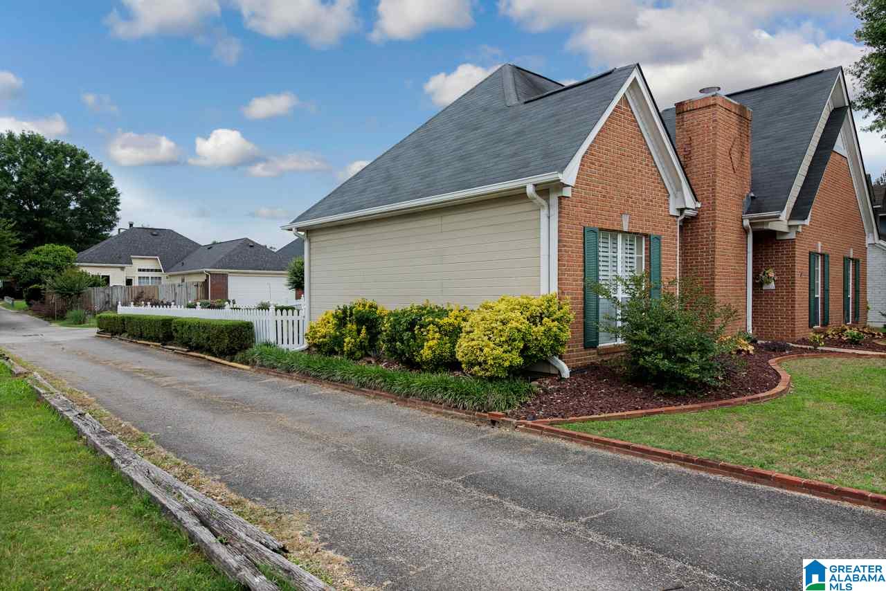 119 Stratshire Lane Pelham, AL 35124 - Photo 5 of 34