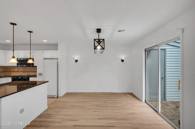 $3,650 | 9 Ambrose Lane, Unit 141, Holmdel, NJ 07733