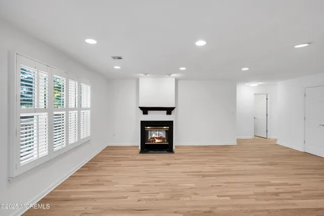 $3,650 | 9 Ambrose Lane, Unit 141, Holmdel, NJ 07733