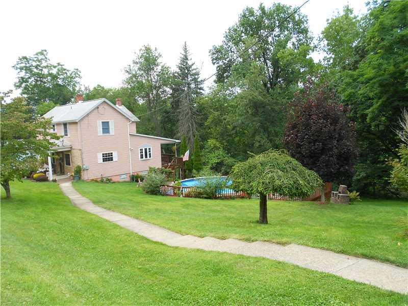 1657 Grange Road Charleroi, PA 15022 - Photo 3 of 14 Yard/Garden.