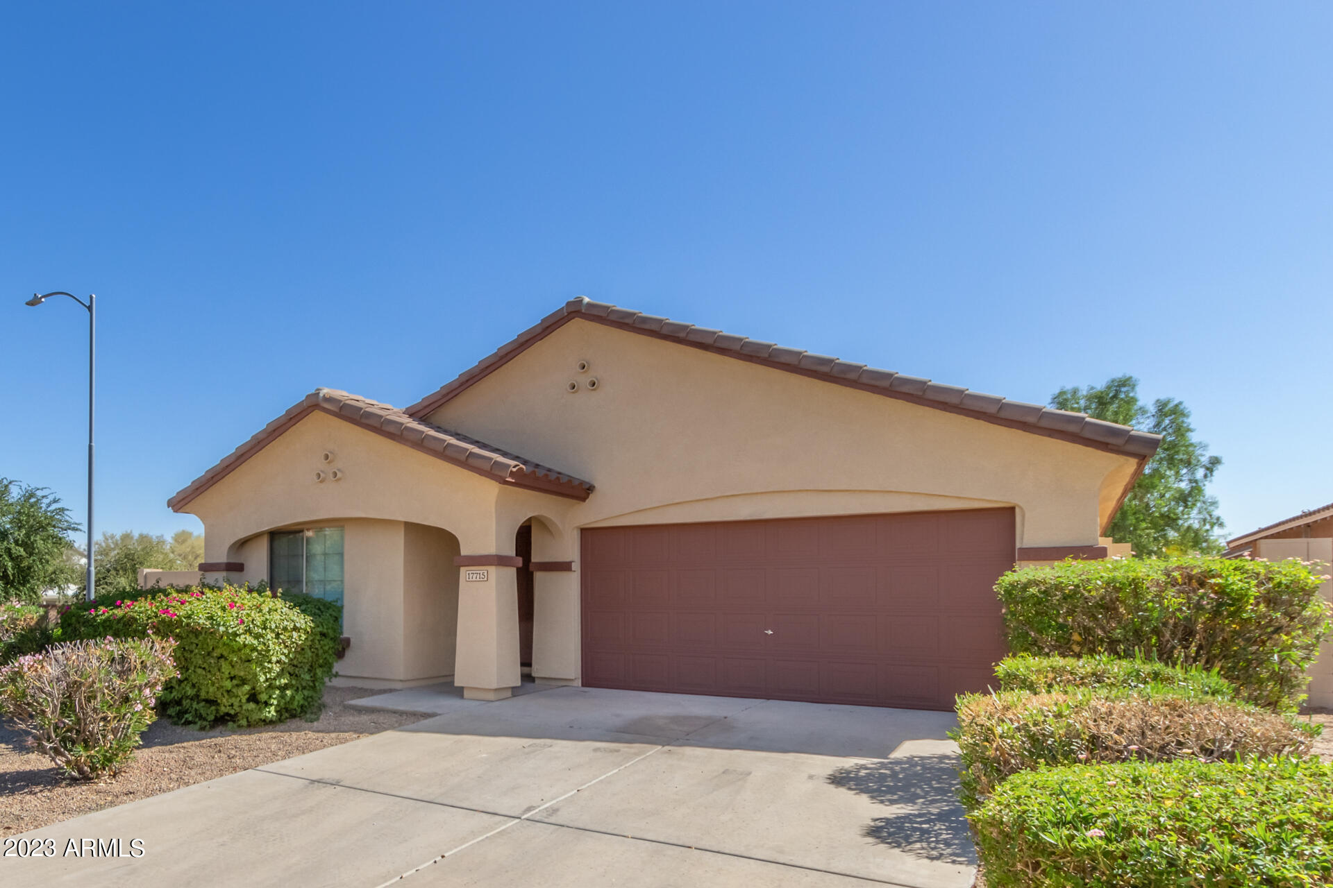 17715 West Redfield Road Surprise, AZ 85388 - Photo 31 of 33