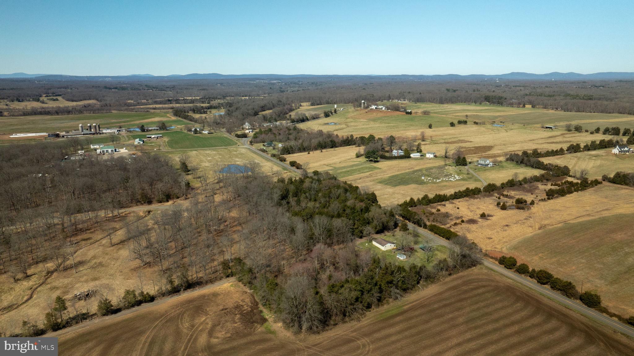 8772 Old Dumfries Road Catlett, VA 20119 - Photo 4 of 20 a view of lake and mountain