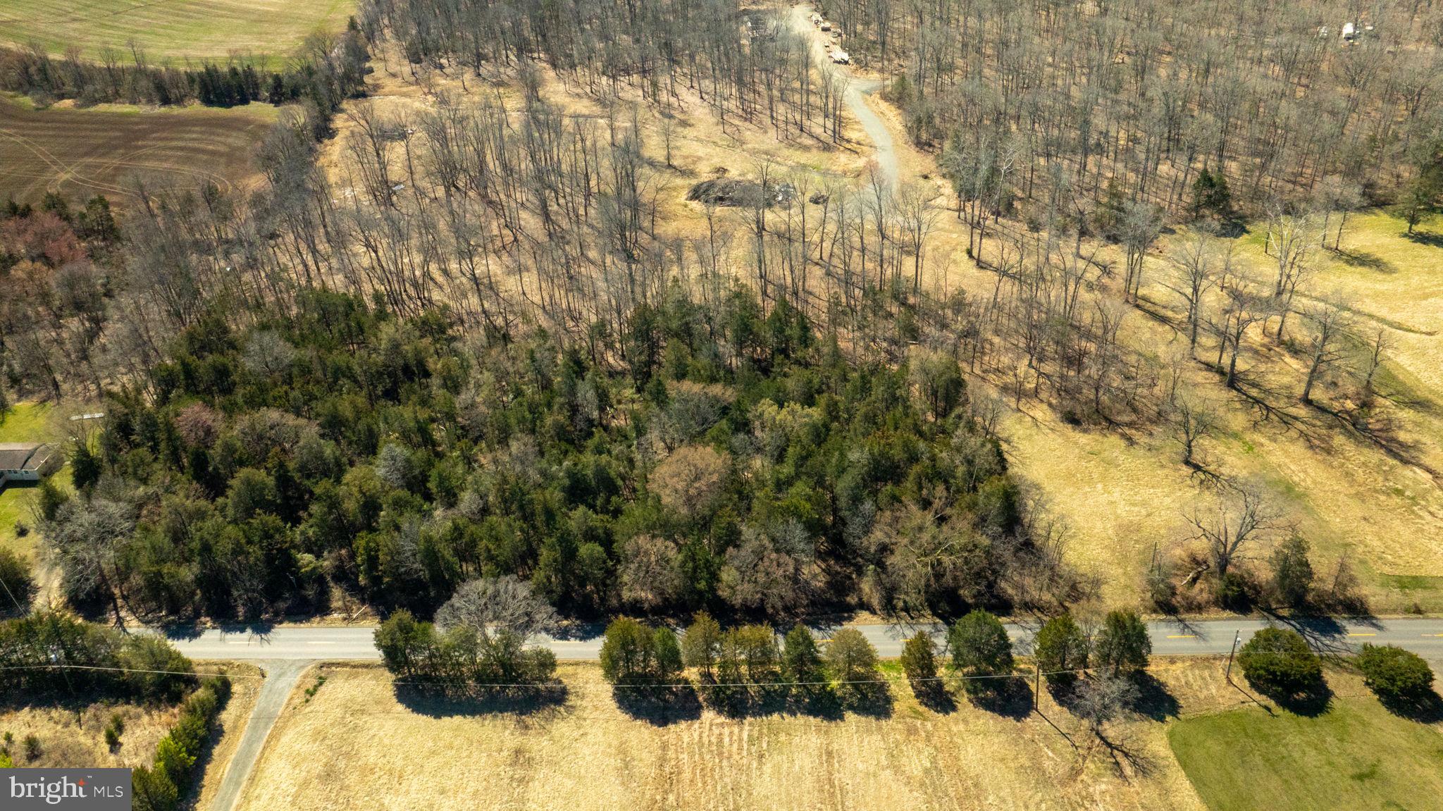 8772 Old Dumfries Road Catlett, VA 20119 - Photo 9 of 20 a view of a back yard of the house