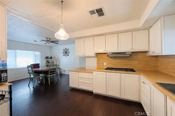 $199,900 | 16600 Downey Avenue, Unit 145, Paramount, CA 90723