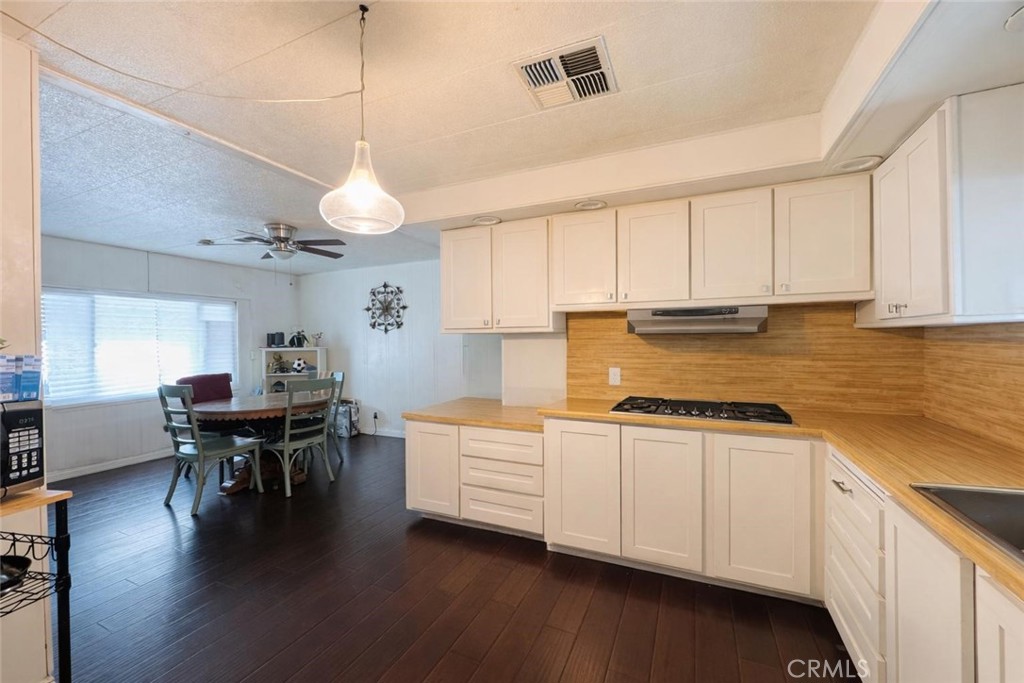 16600 Downey Avenue, Unit 145 Paramount, CA 90723 - Photo 3 of 10