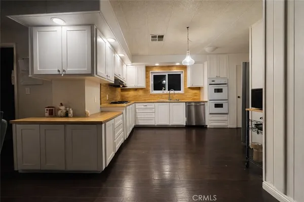 $199,900 | 16600 Downey Avenue, Unit 145, Paramount, CA 90723