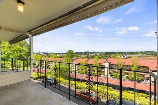 $345,000 | 908 East Bay Drive Northeast, Unit 203, Olympia, WA 98506